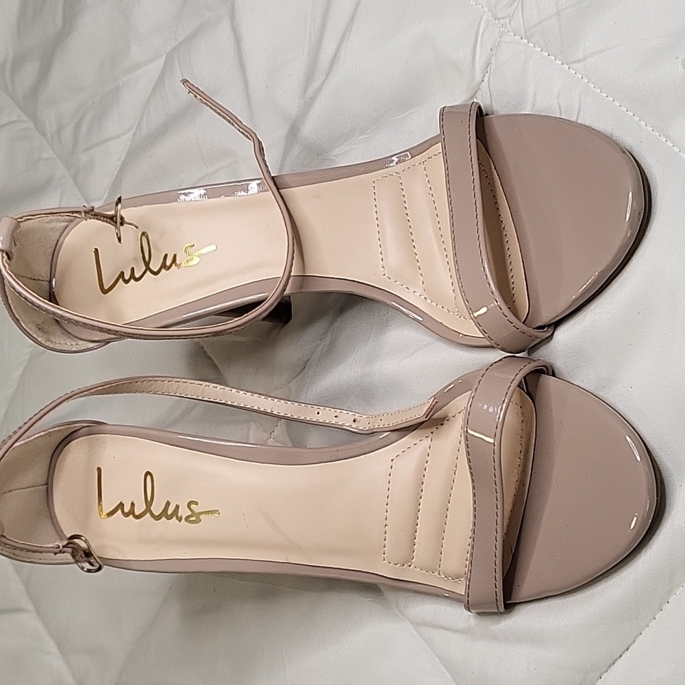 Heels - Picture 2 of 3